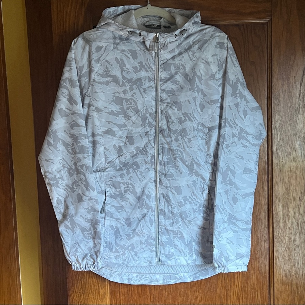 New Balance Windbreaker- type Athletic Jacket size Medium